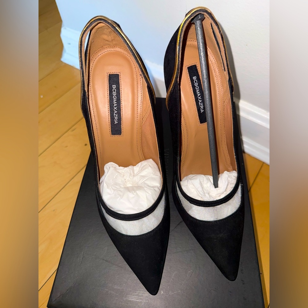 BCBGMAXAZRIA Norla Pointed Toe Pump